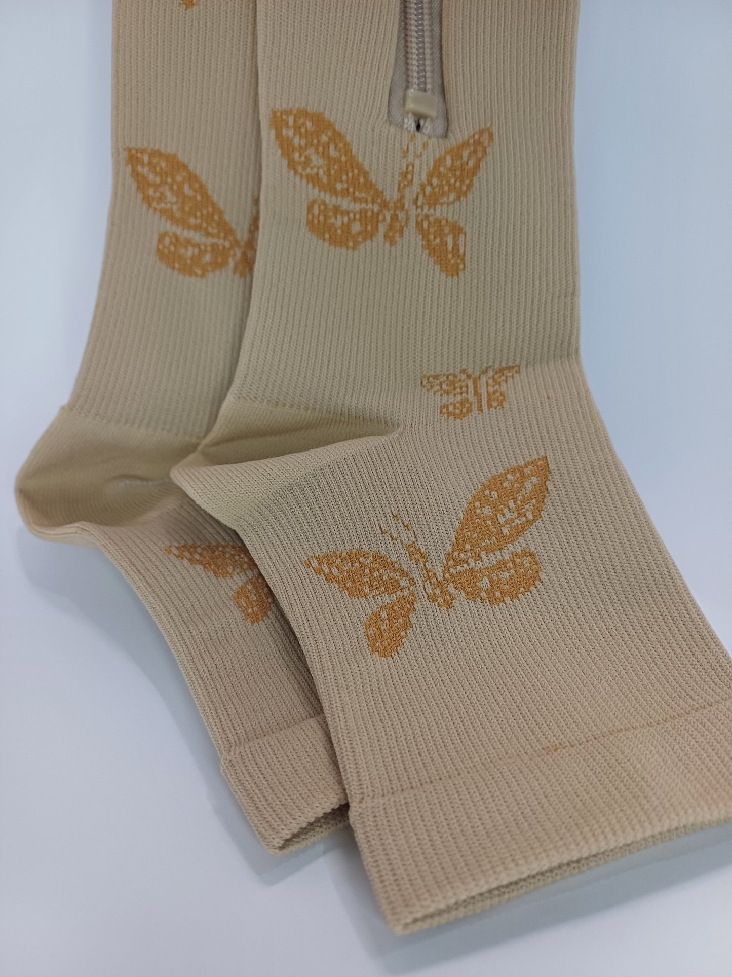 Compression Socks for Runners and Medical Support